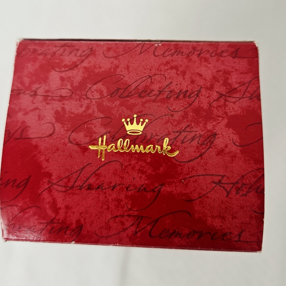 Hallmark Keepsake “The Toymaker’s Gift” Ornament 1999 Collector’s Club - Picture 9 of 10